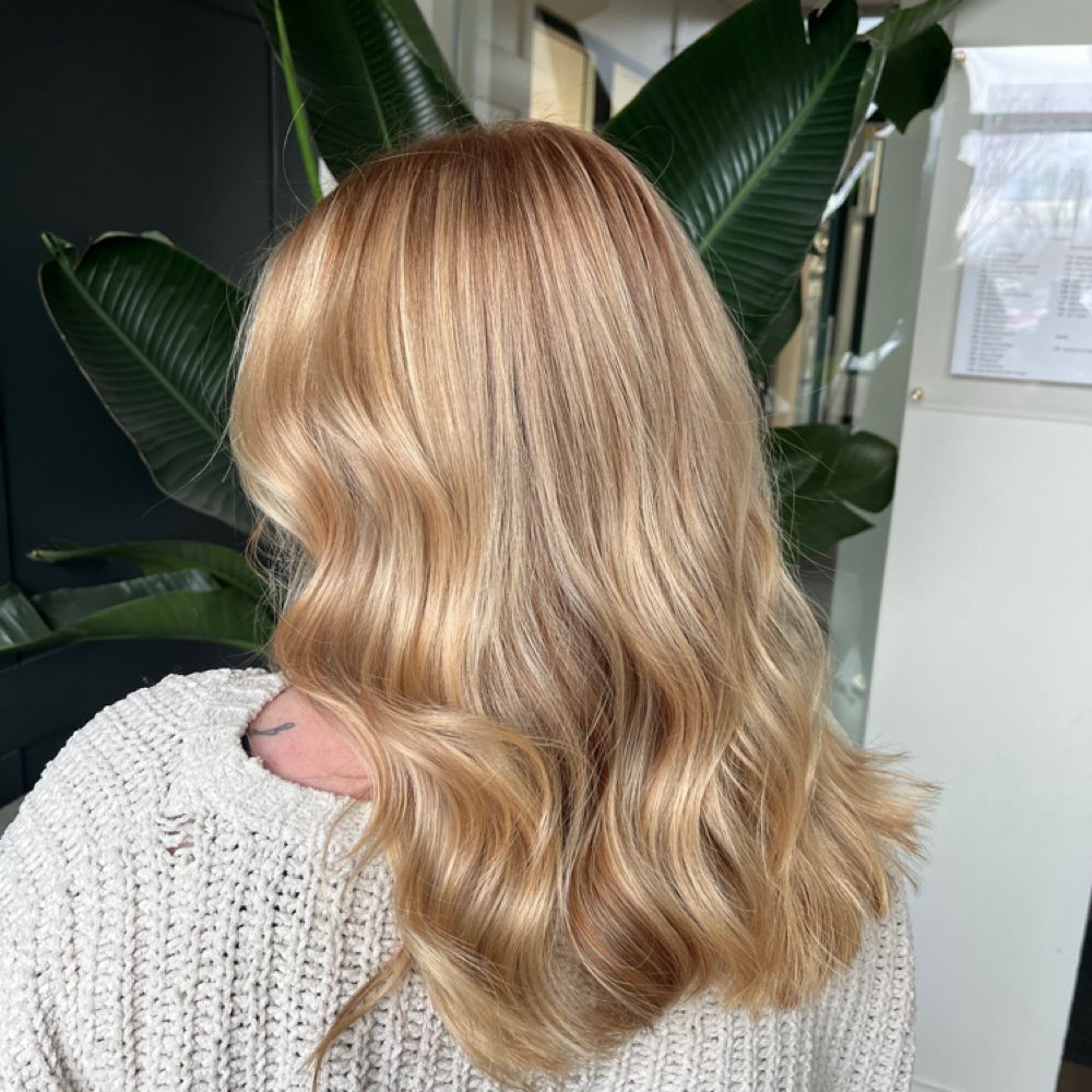 Golden blonde waves